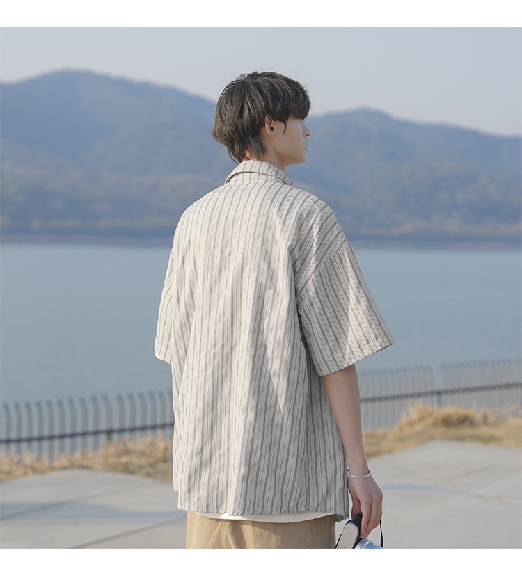 オーバーサイズTシャツ ゆったり落ち着く縦縞シャツ