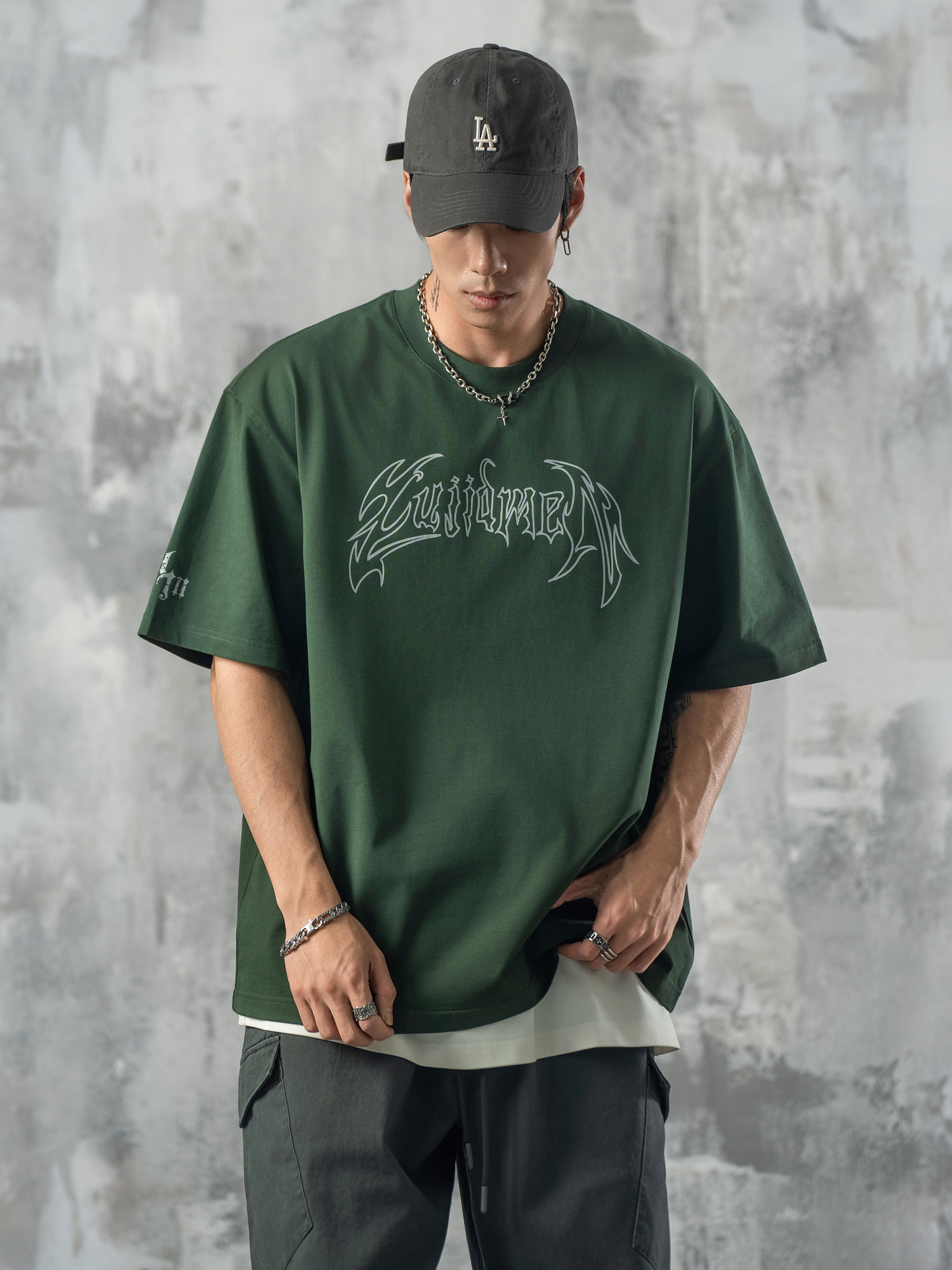 オーバーサイズTシャツ 幻影翼文字 ゆったりシルエット