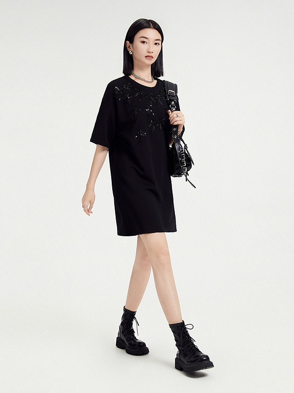 オーバーサイズTシャツ スパンコール装飾ゆったりワンピース