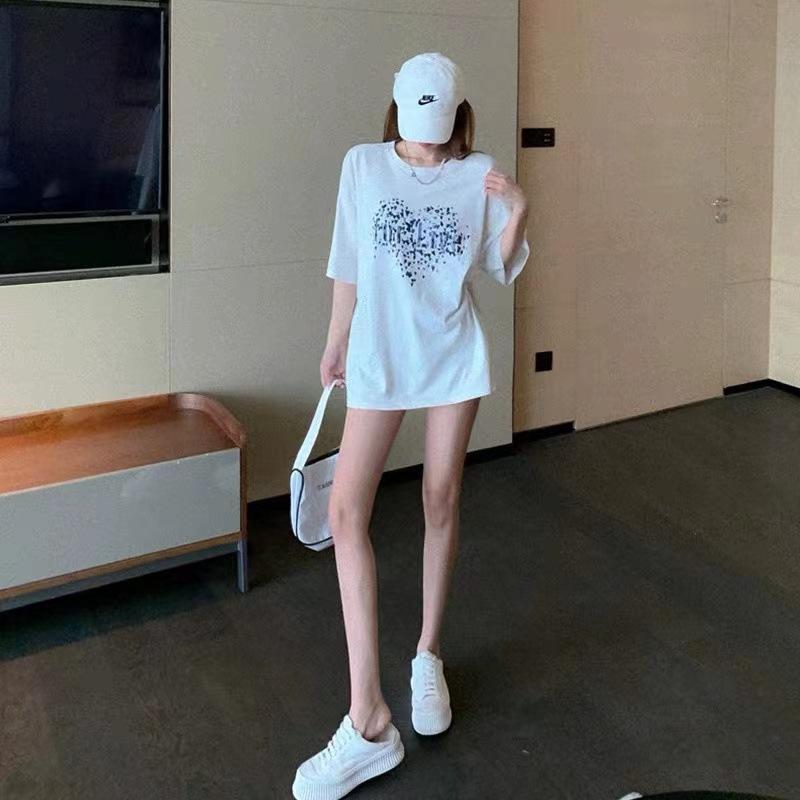 オーバーサイズTシャツ きらめく粒模様ゆったりトップス
