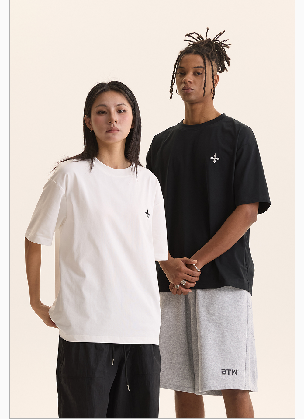 オーバーサイズTシャツ 古典文字バックプリントゆったりシャツ