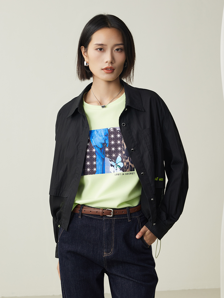 オーバーサイズTシャツ 秘密の蝶々 アートプリント ゆったりシャツ