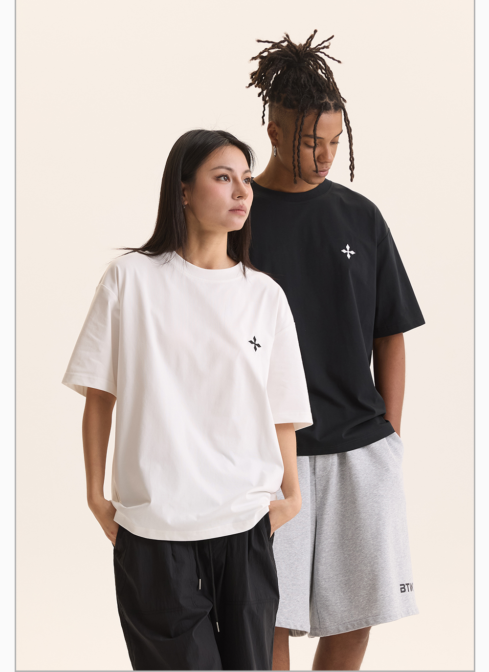 オーバーサイズTシャツ 古典文字バックプリントゆったりシャツ