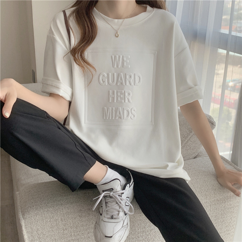 オーバーサイズTシャツ 浮き彫り文字入りレディースゆったりTシャツ