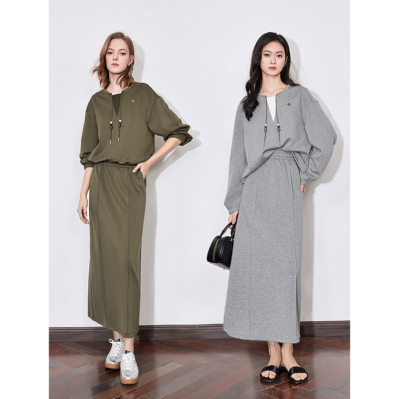 ロングワンピース スウェット 紐飾り付きゆったりロングワンピース