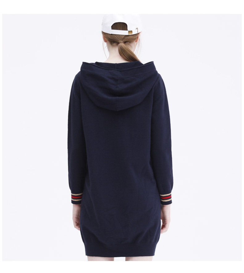 ワンピース ニット フード付き紋章入りニットワンピース