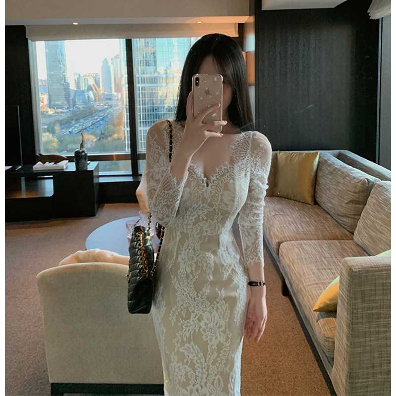 優美な装いが叶う！総レースロングワンピースで魅せる大人の気品スタイル20選