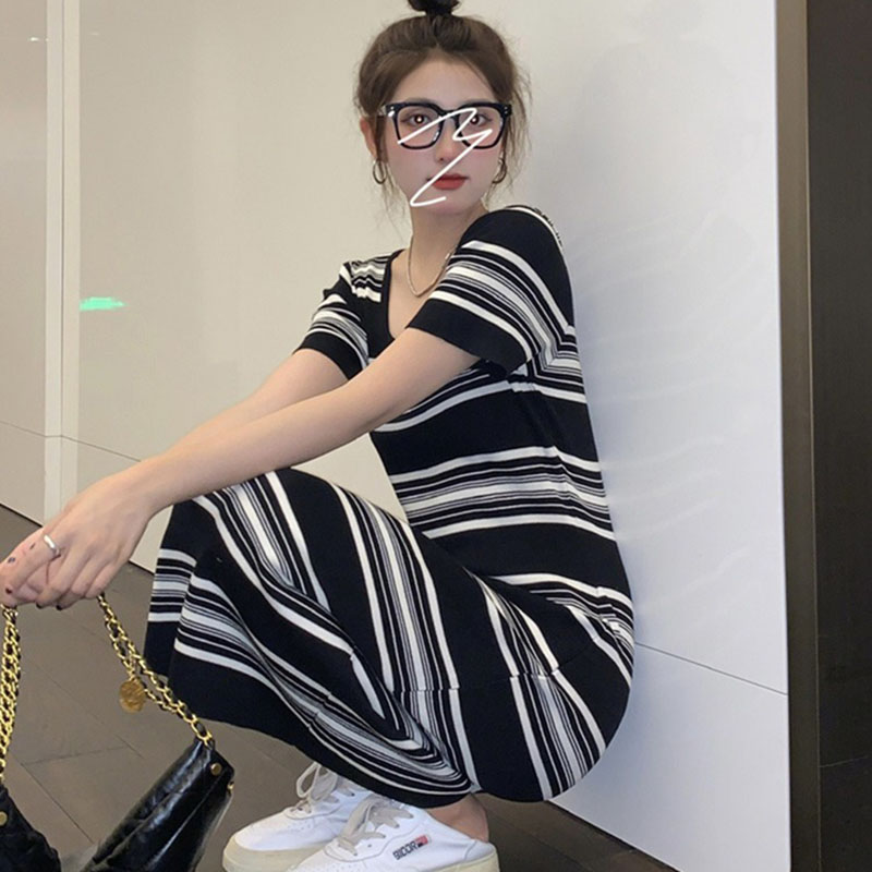 https://fulmo-img-server.com/lopina/18eef877-c507-4234-b044-30dfe953b9ed.jpg