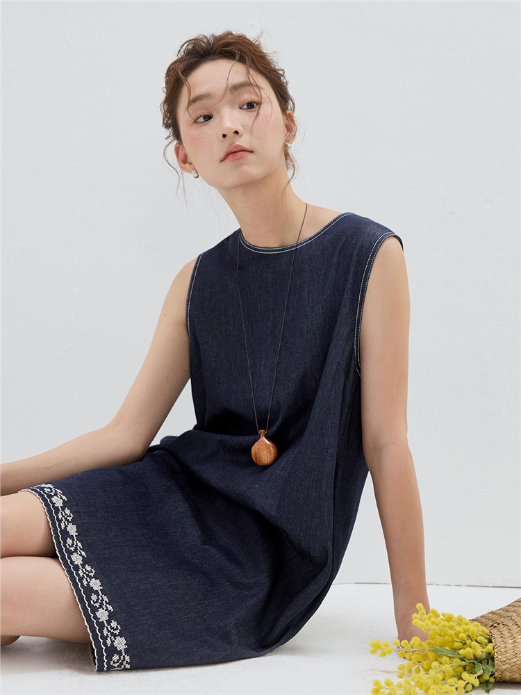 ワンピース レース 刺繍裾デニムノースリーブワンピース