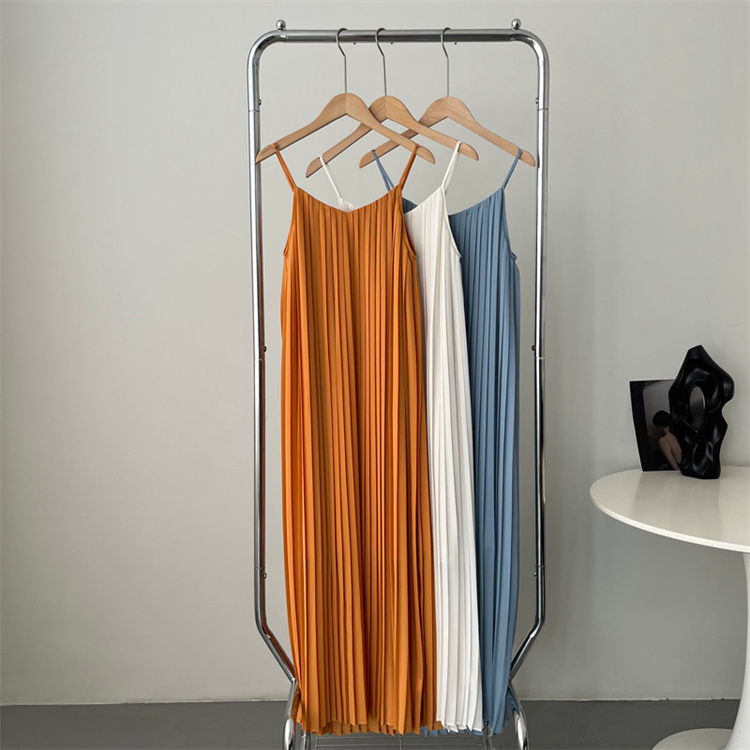 ロングワンピース 上品キャミワンピース プリーツ加工ゆったりロング丈