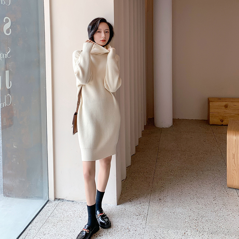 ロングワンピース タートルネック ゆったり袖のリブ編みタートルネックニットワンピース