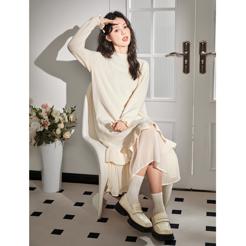 ロングワンピース 優美な二段フリルニットワンピース