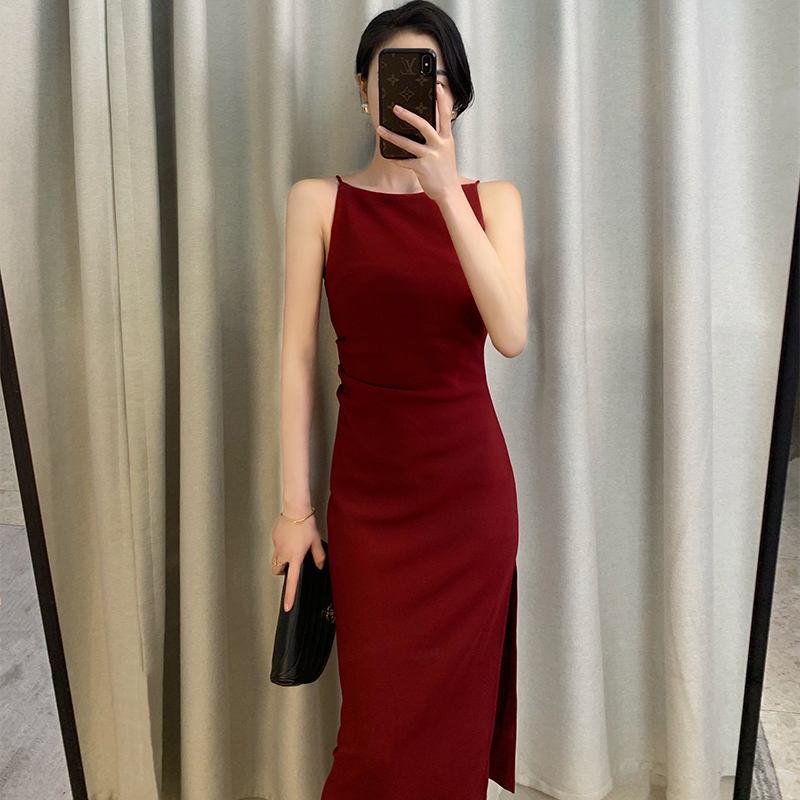 ロングワンピース キャミ 大人の魅力引き立つ細身ノースリーブドレス