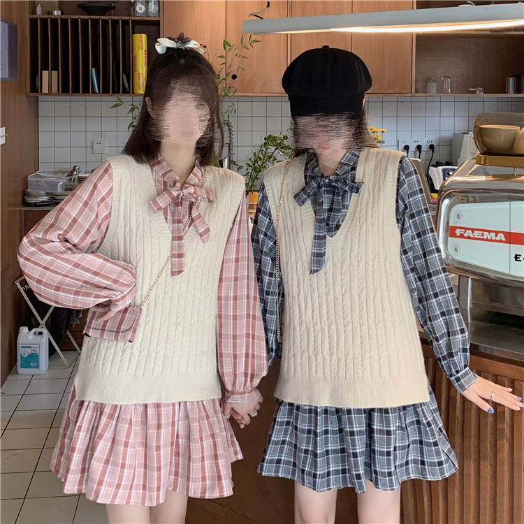 冬の定番フレアニットベスト チェック柄ロングワンピース二点組