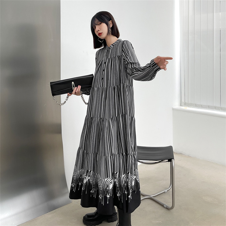 ロングワンピース 縦縞模様シャツワンピース 黒白配色 上品ロング丈