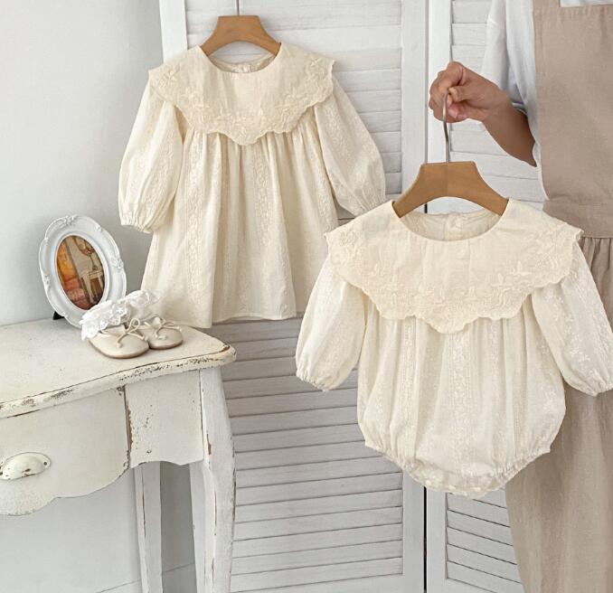 ロングワンピース ベビー用レース襟付きロンパース長袖白色上品セット
