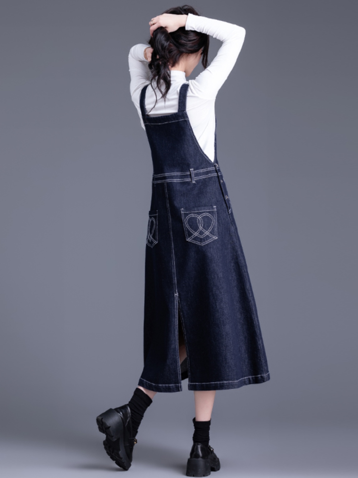 ロングワンピース ハート刺繍デニムサロペットスカート
