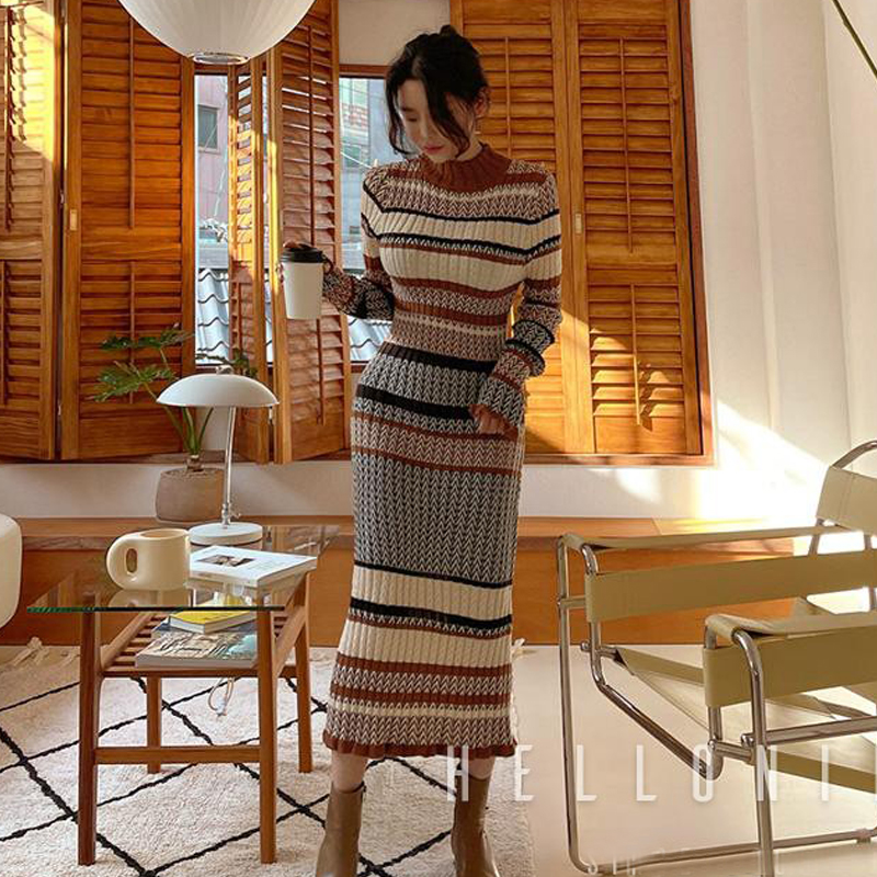 ロングワンピース タートルネック 幾何学模様編み込み長袖タートルネックニットワンピース