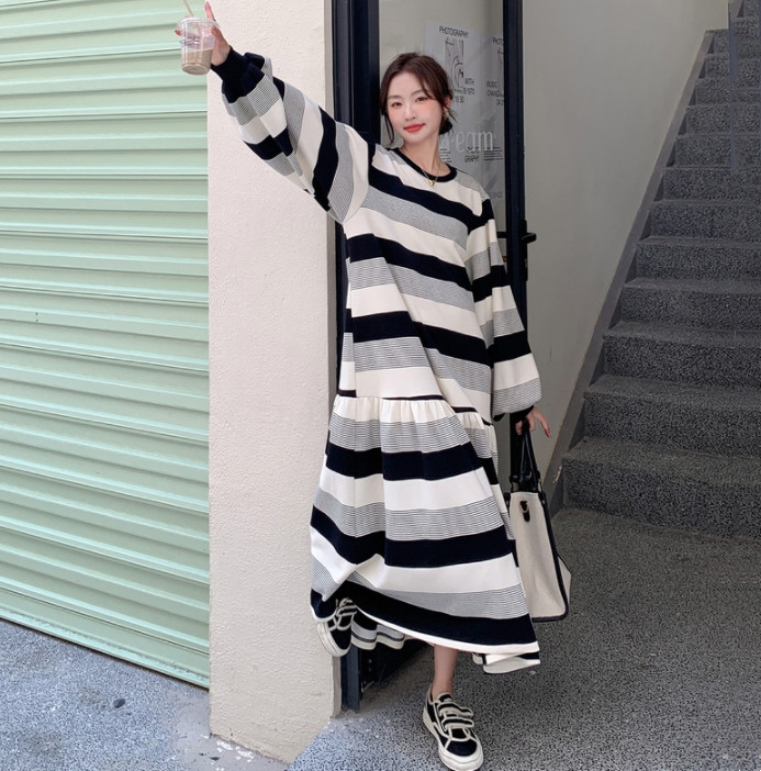 ロングワンピース ニット ふんわりボリューム ボーダーニットワンピース