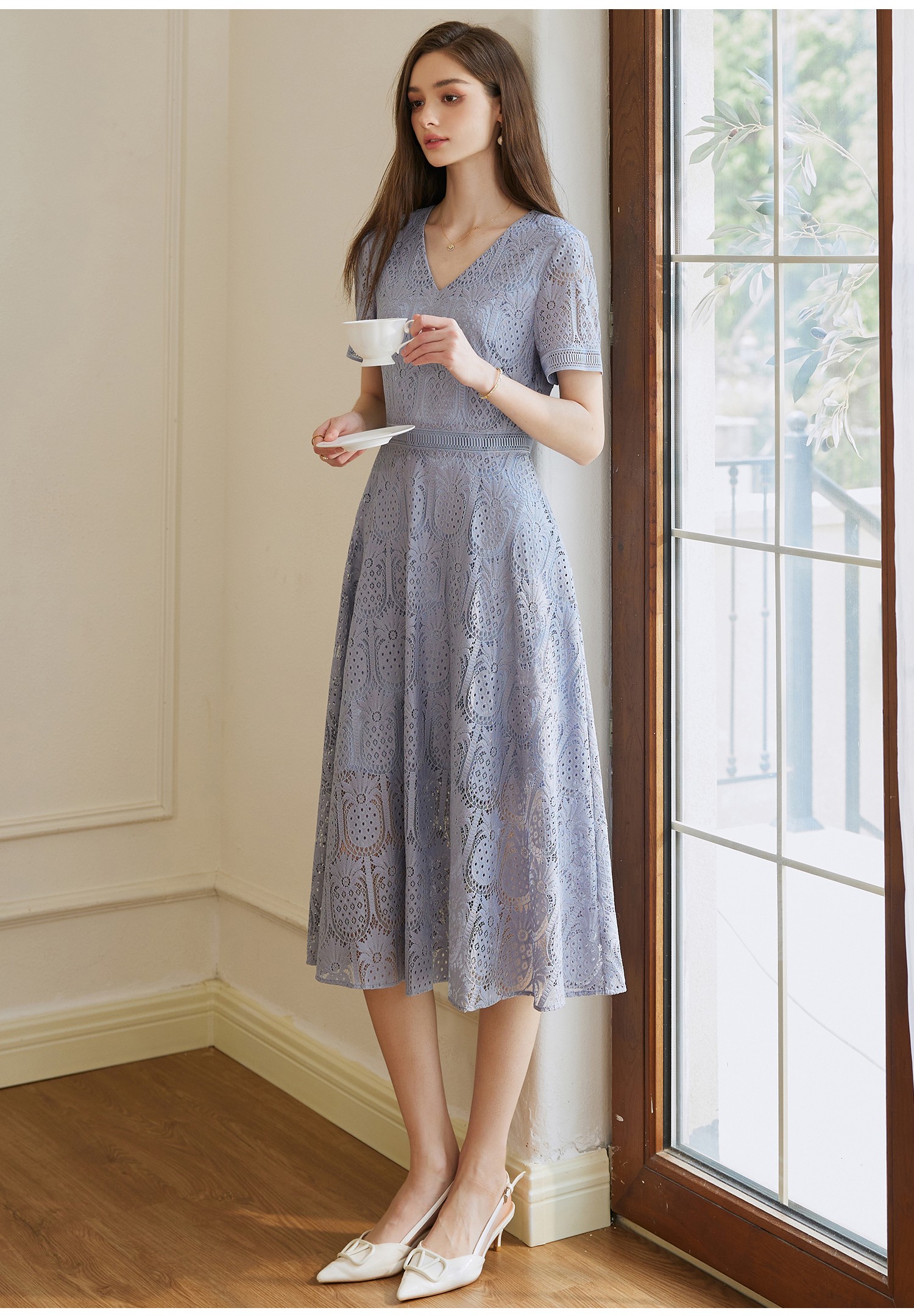 ロングワンピース レース 華やかレース模様のロングワンピース