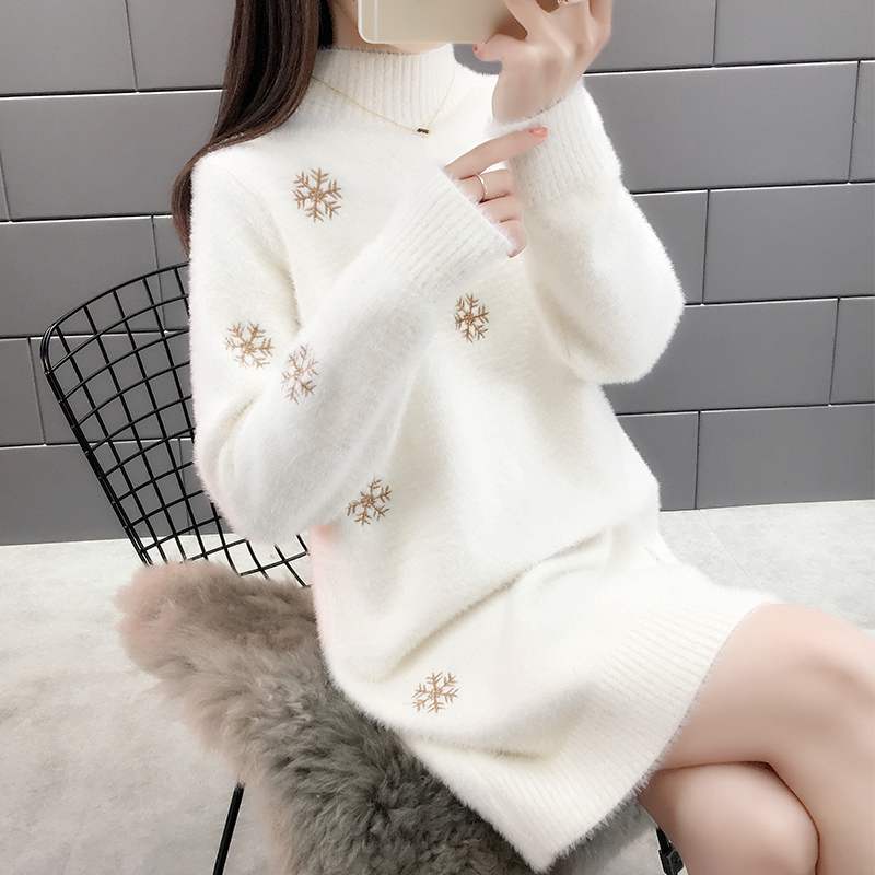 雪の結晶刺繍 ニット ふわもこロングワンピース