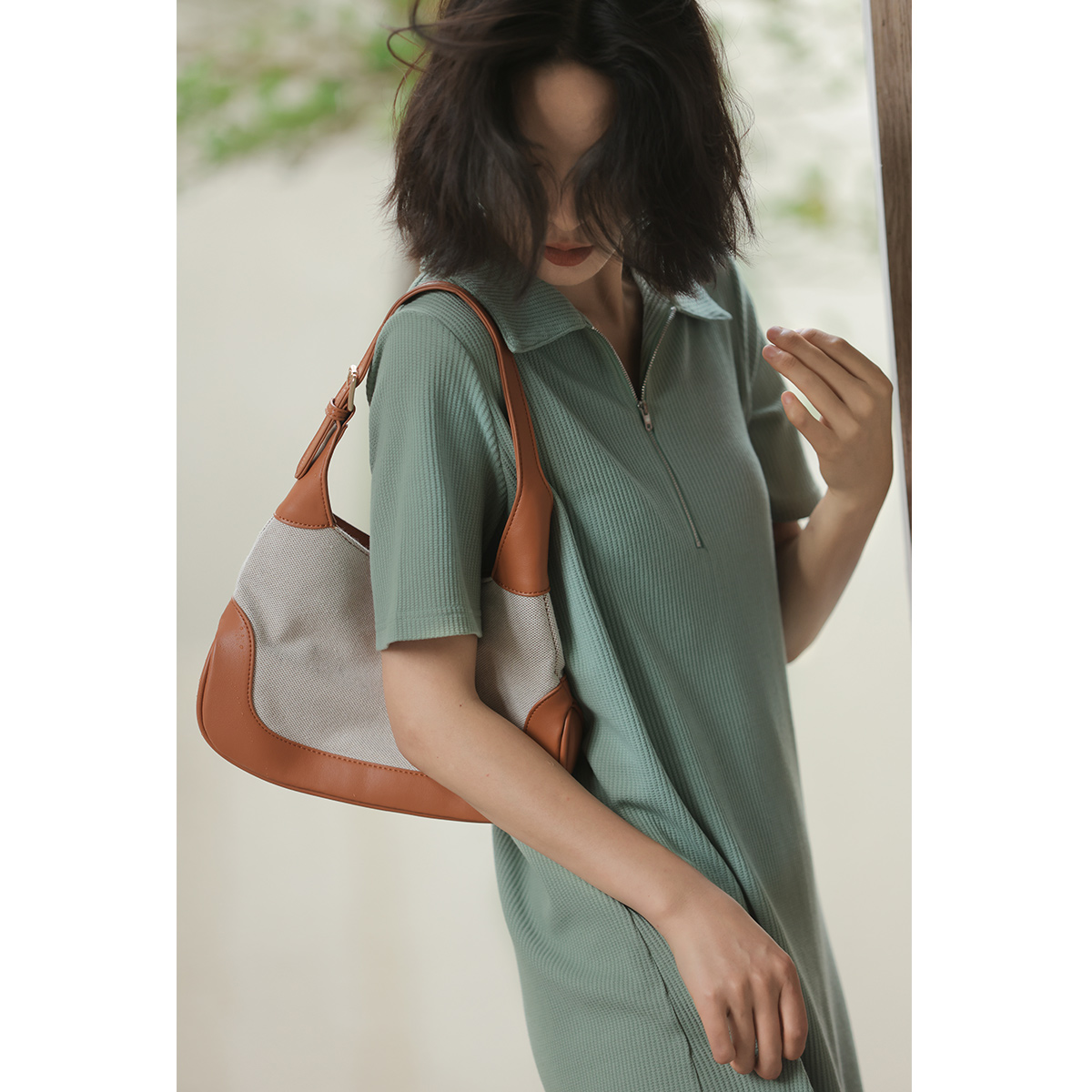 襟付きハーフジップリブ編みロングワンピース