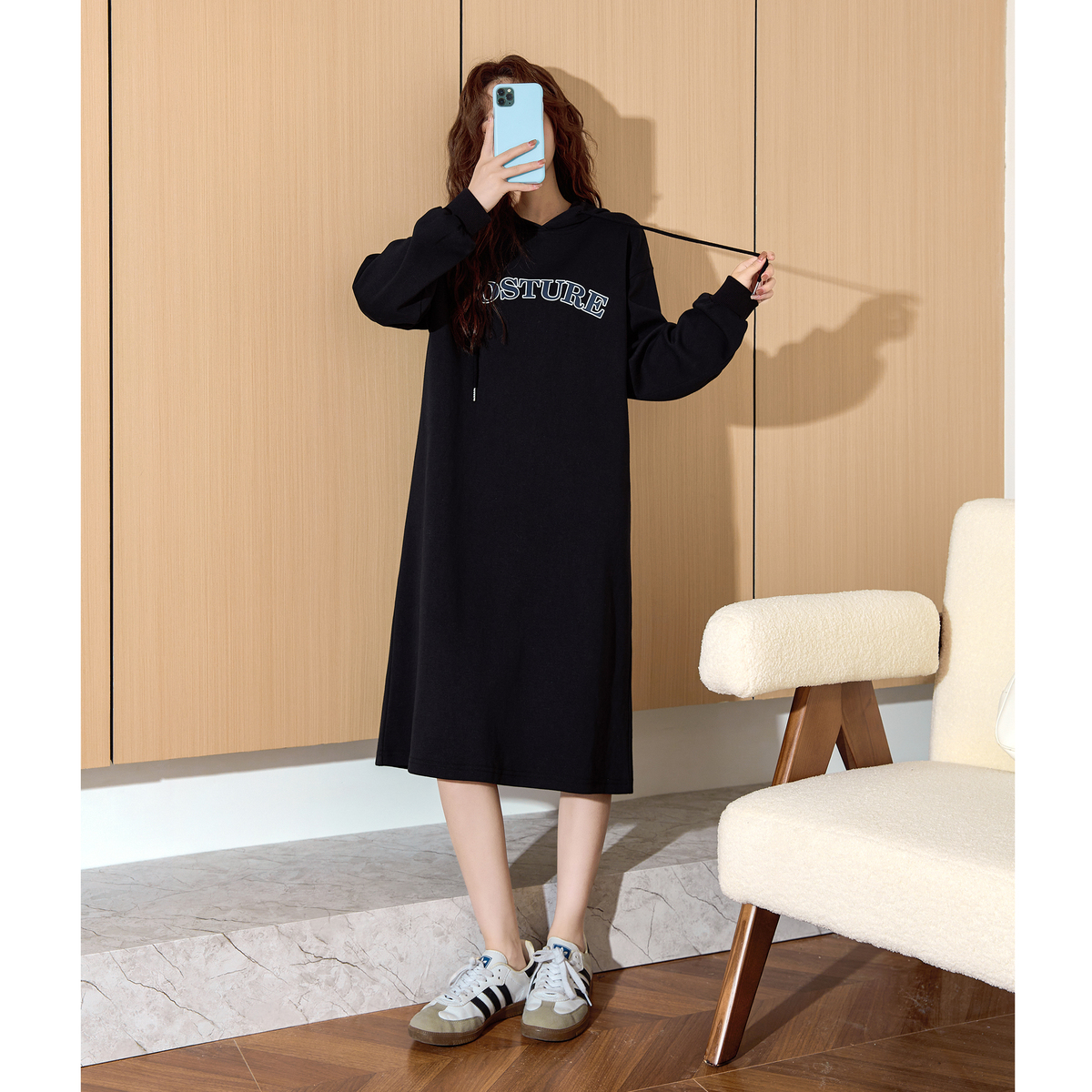 ロングワンピース ニット ゆったりフード付きミディ丈ワンピース