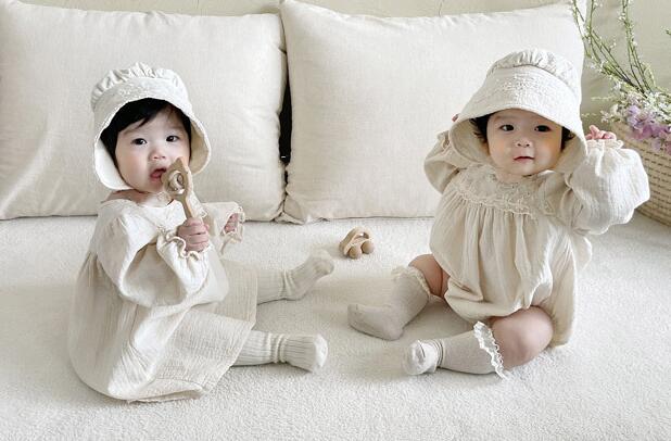 ベビー帽子付きロングワンピース風ロンパース二点セット