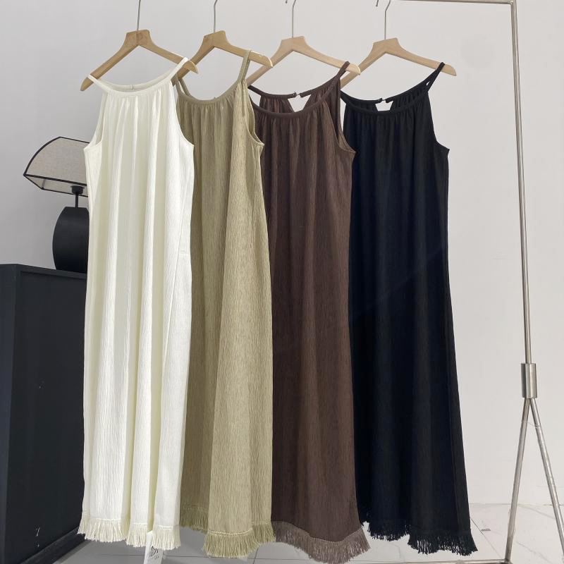 上品なキャミ型ロングワンピース 4色展開 大人の女性向け