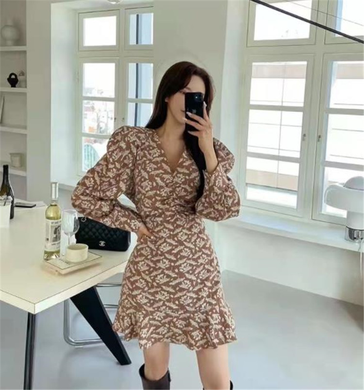 ロングワンピース 甘め系ブイネックパフ袖フレアワンピース