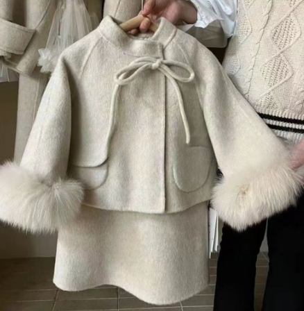 ロングワンピース キッズ女の子用ファー付きケープとワンピース二点組み