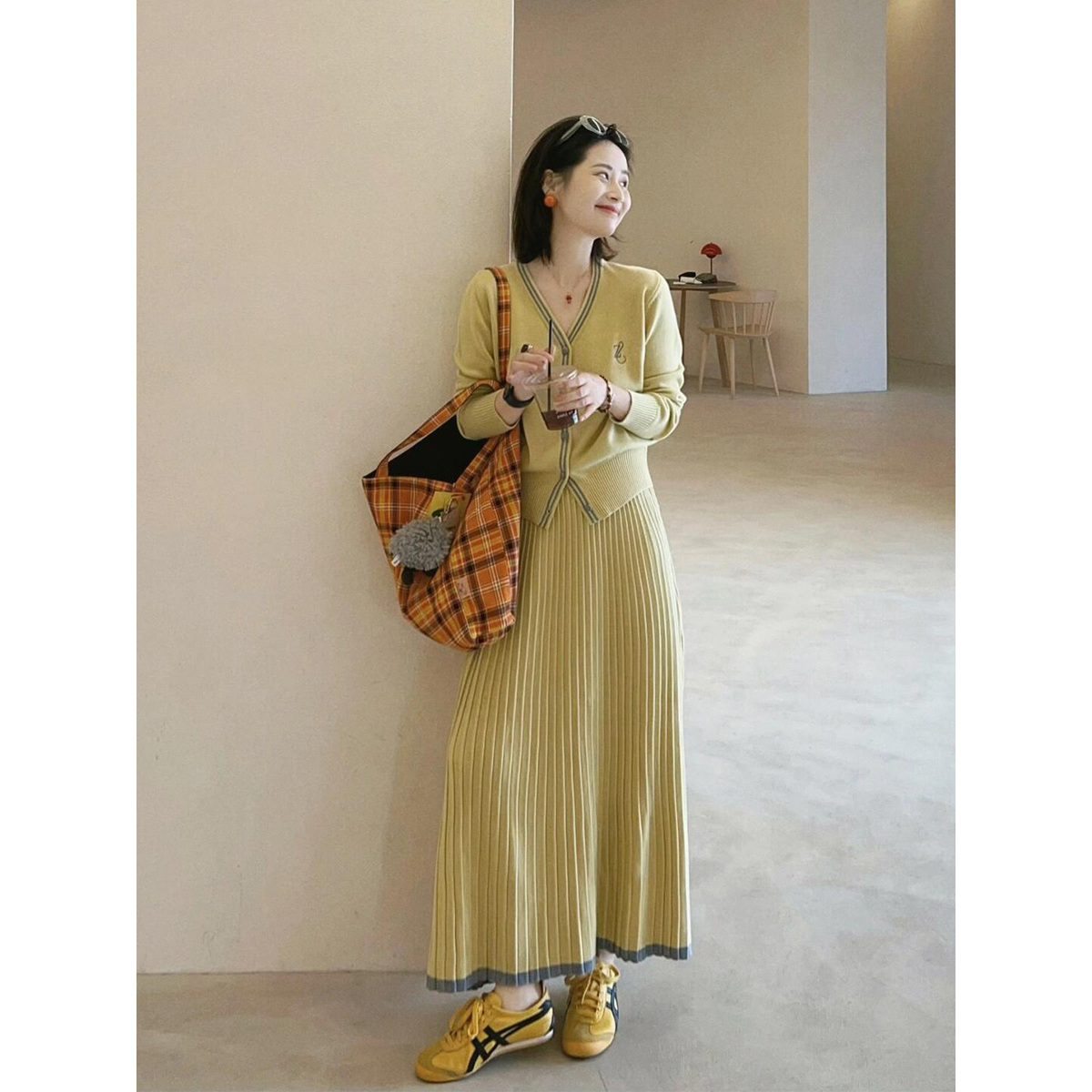 ロングワンピース ニット 優美プリーツニットロングワンピース