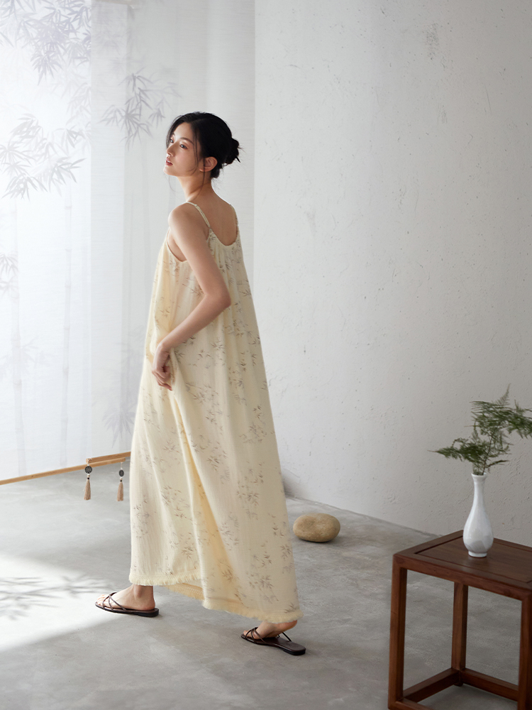 ロングワンピース キャミ 小花柄ギャザー入り細紐キャミソールロングワンピース