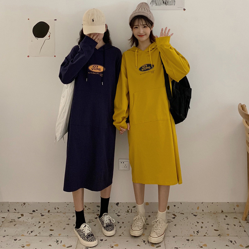 ロングワンピース スウェット フード付きワンポイント刺繍ロング丈裏毛スウェットワンピース