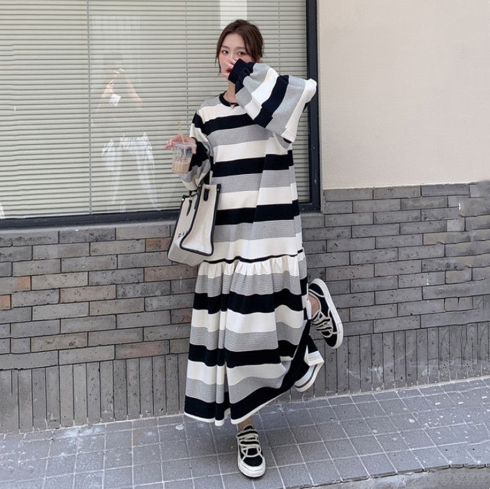 ロングワンピース ニット ふんわりボリューム ボーダーニットワンピース