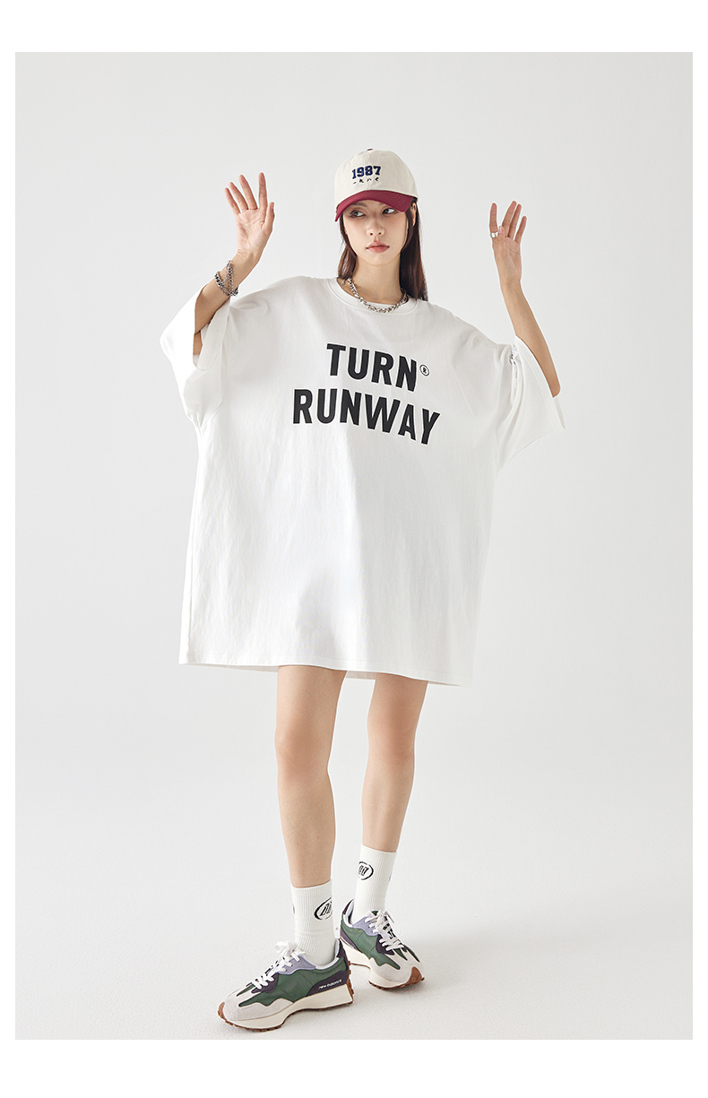 ロングワンピース スウェット ゆったりロゴ入りワンピース