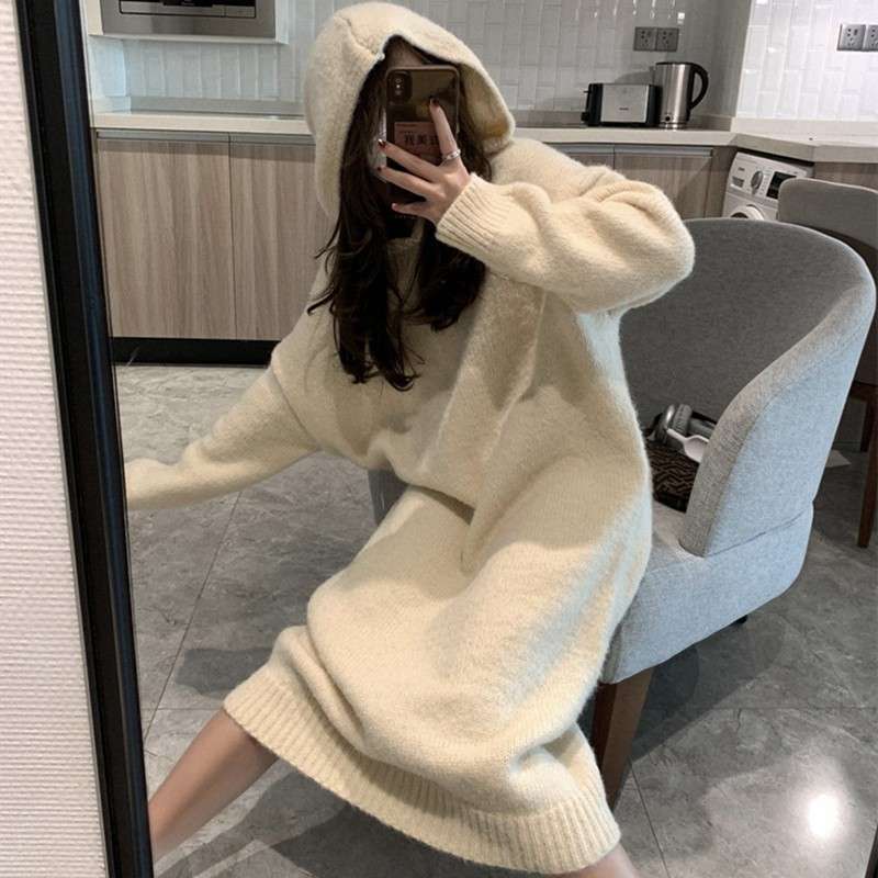 ロングワンピース ゆったりフード付きニットワンピース