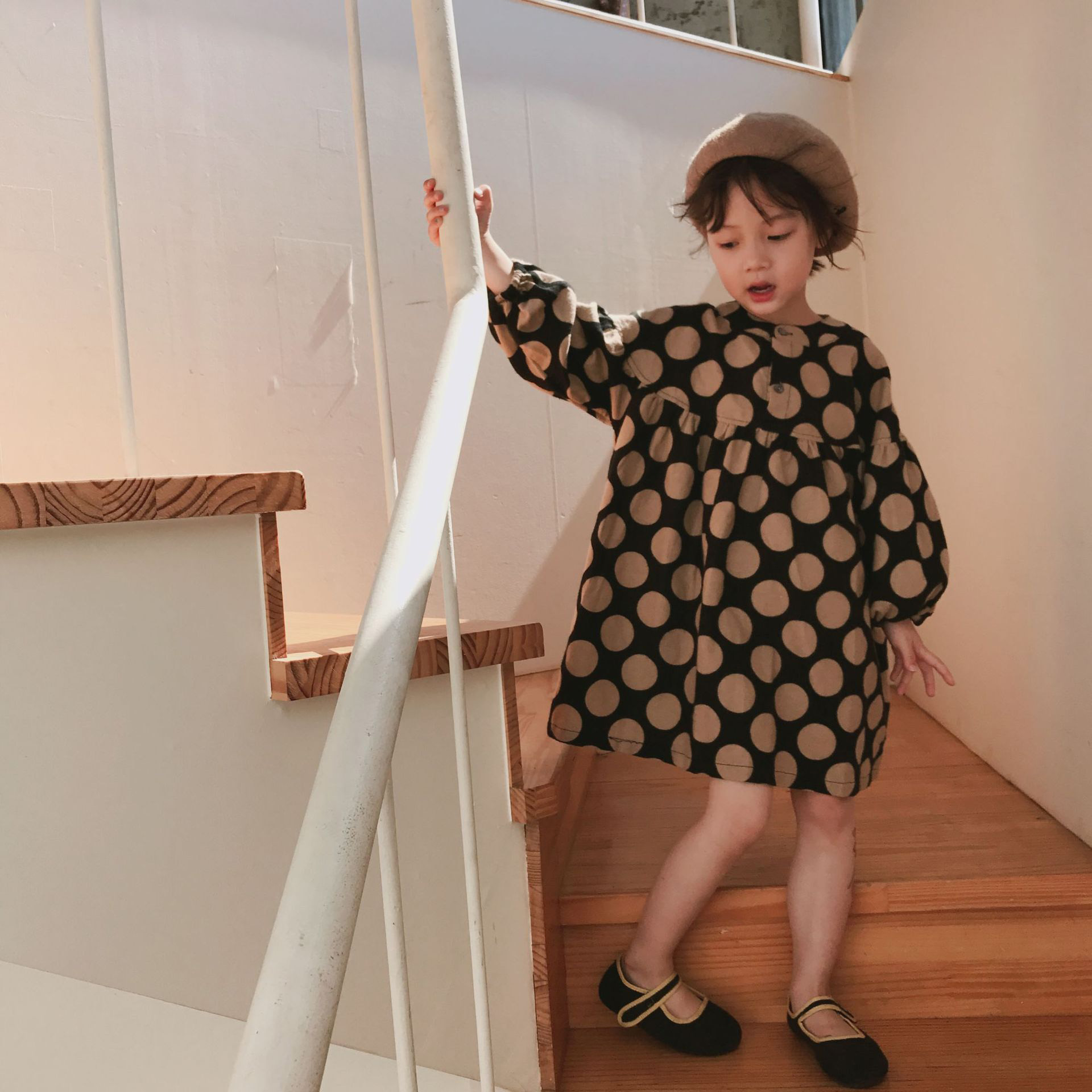 ロングワンピース キッズ女の子 大きなドット柄 長袖ワンピース 韓国風
