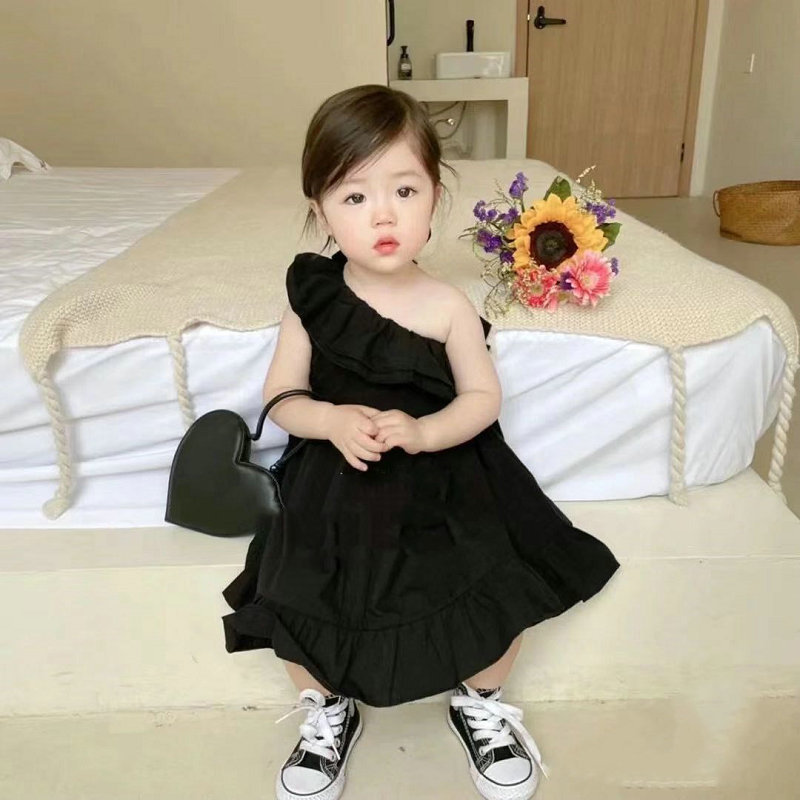 韓国子供服 キッズ女の子 黒フリル ワンショルダー ロングワンピース