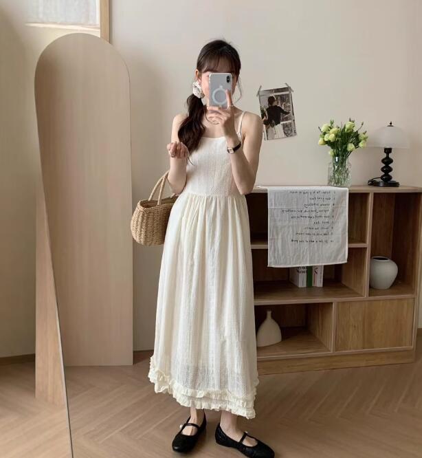 春夏新作 白色キャミロングワンピース 裾フリル付き