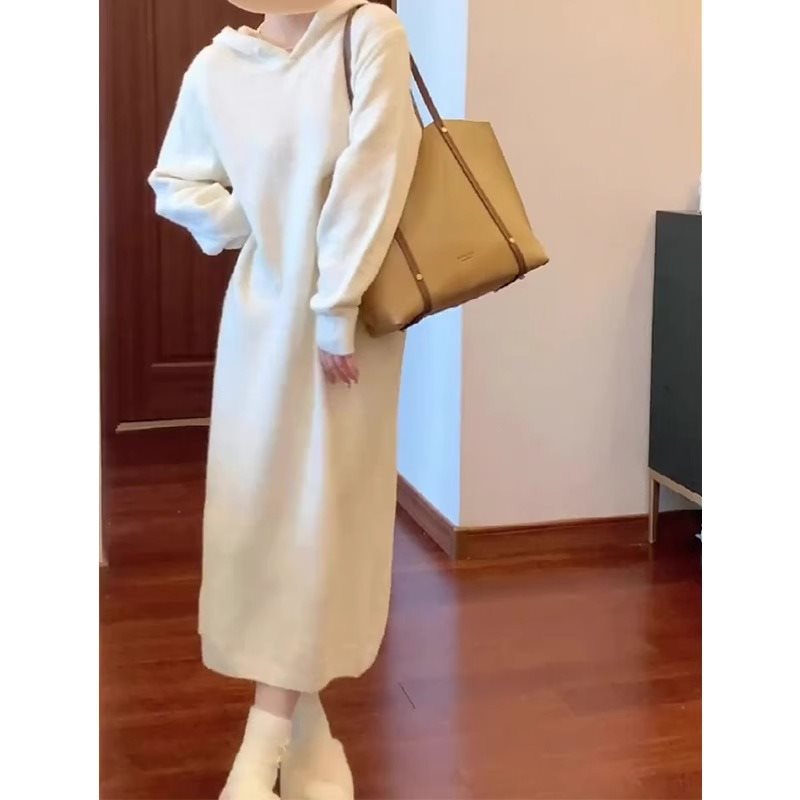 ロングワンピース ふわもこフーディーニットワンピース