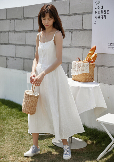 ロングワンピース 夏の涼しげ白キャミワンピース　ロング丈袖なし