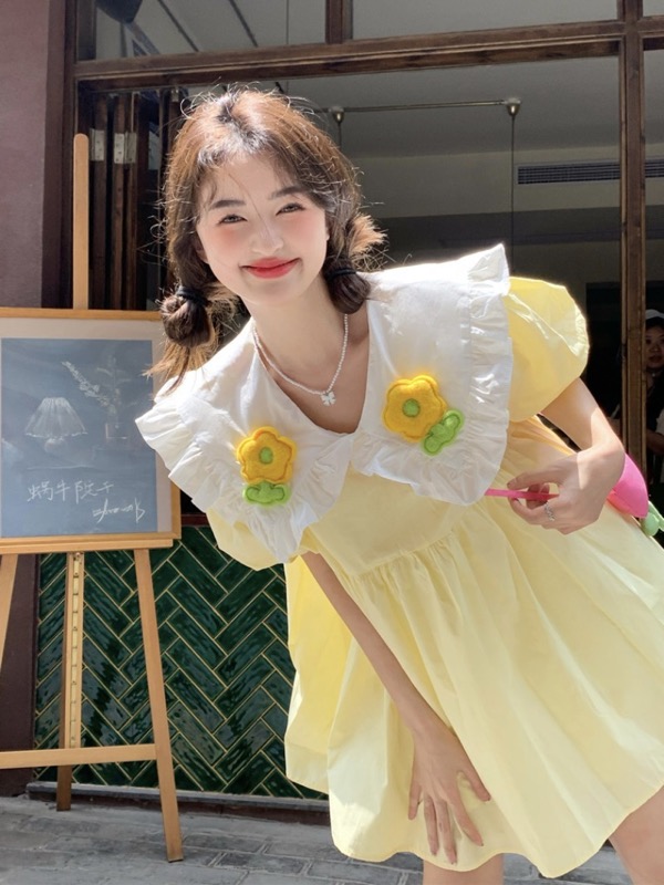 ロングワンピース 黄色フリル襟ワンピース 花柄刺繍 半袖ロリータ風