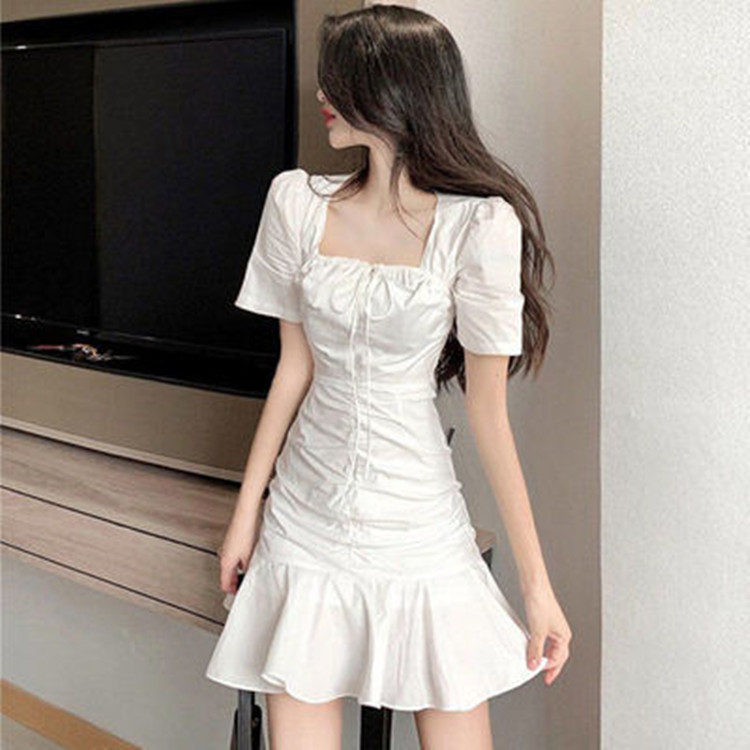 ロングワンピース フリル裾が可愛い白色ワンピース女性服