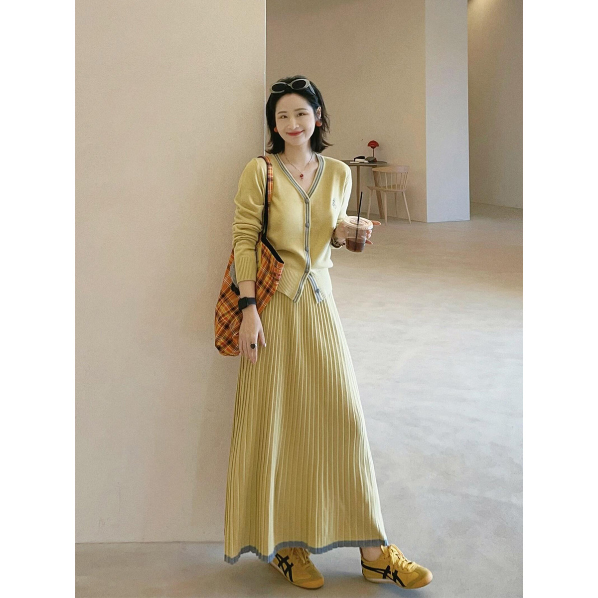 ロングワンピース ニット 優美プリーツニットロングワンピース