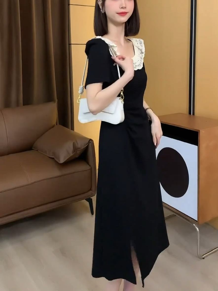 ロングワンピース 優美な襟レース付きロングワンピース