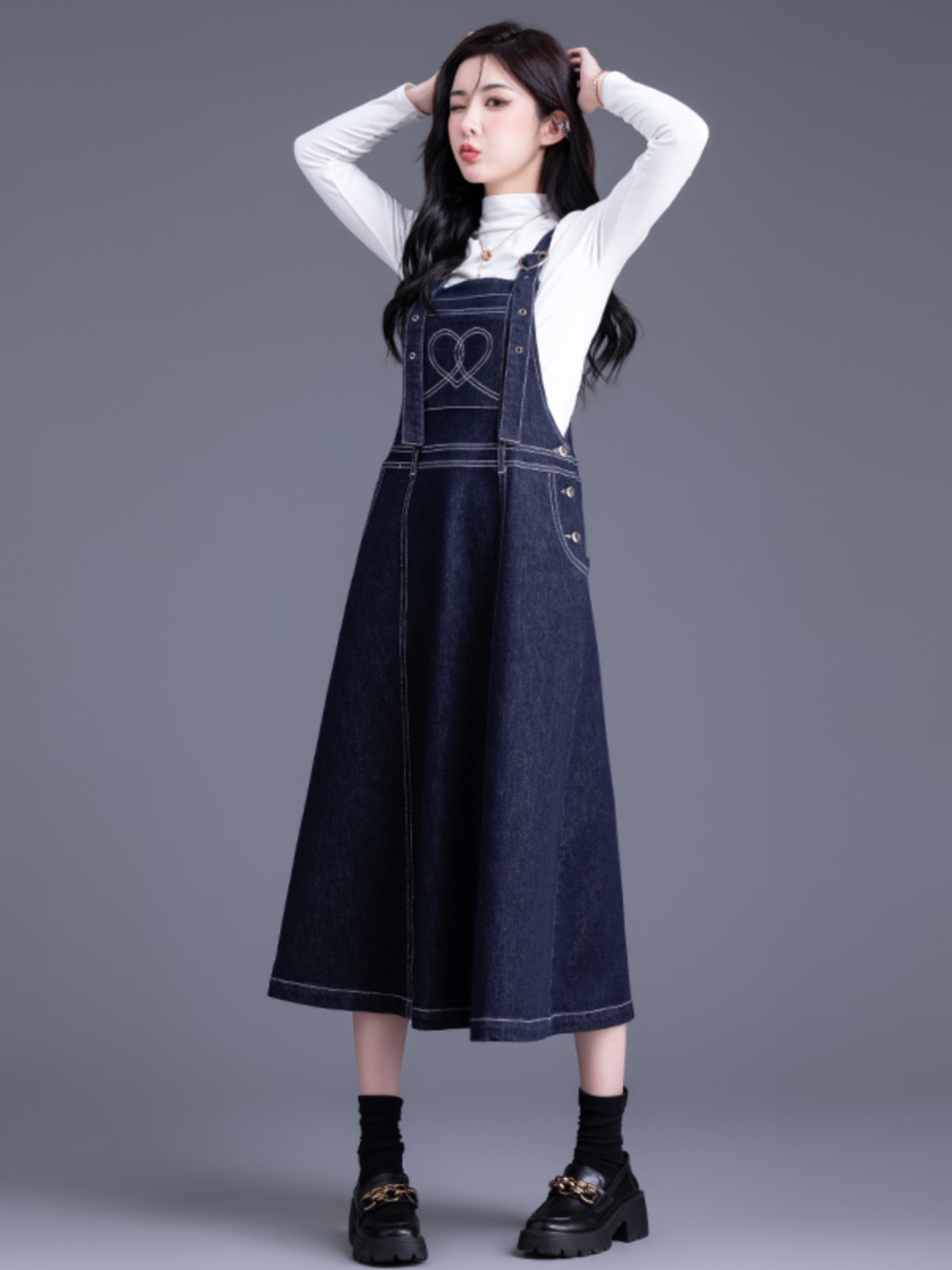 ロングワンピース ハート刺繍デニムサロペットスカート