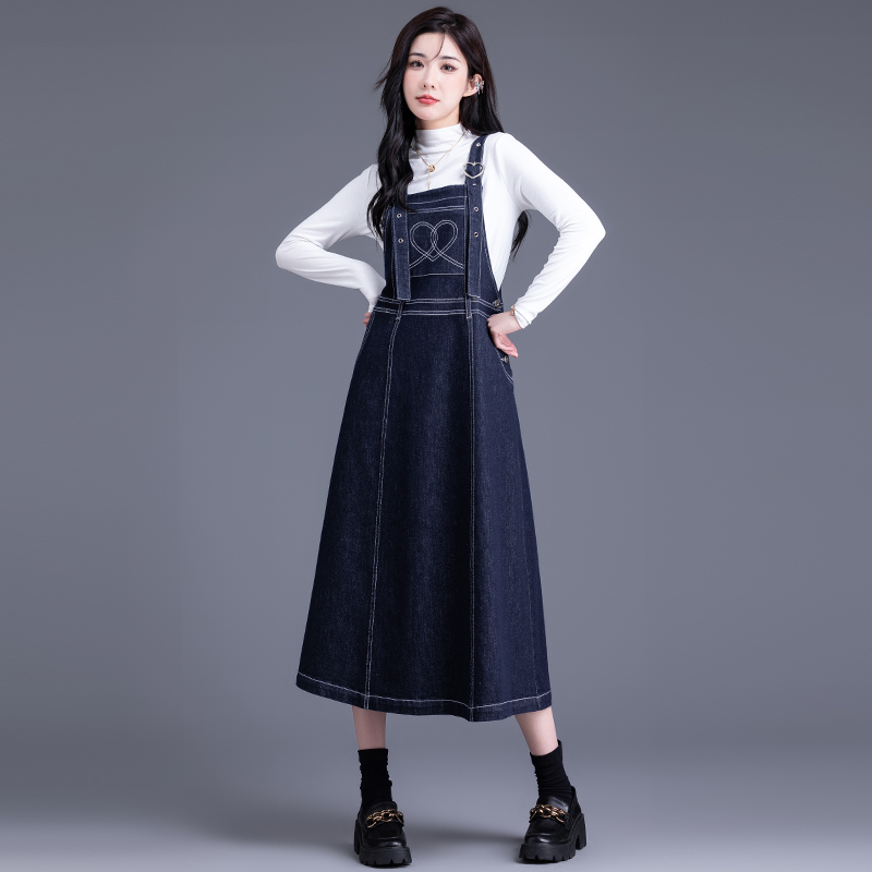 ロングワンピース ハート刺繍デニムサロペットスカート