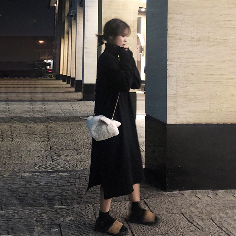 ロングワンピース タートルネック 上品な大人のゆったりタートルネックニットロングワンピース