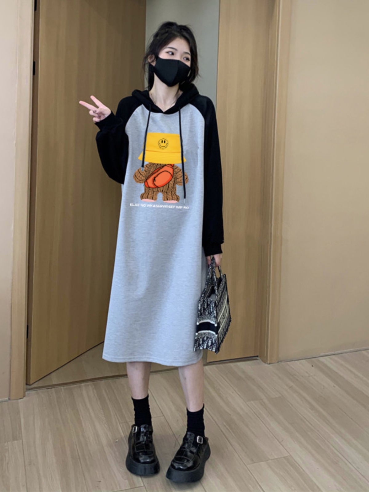 ロングワンピース スウェット ゆるキャラ切替フードロングワンピース